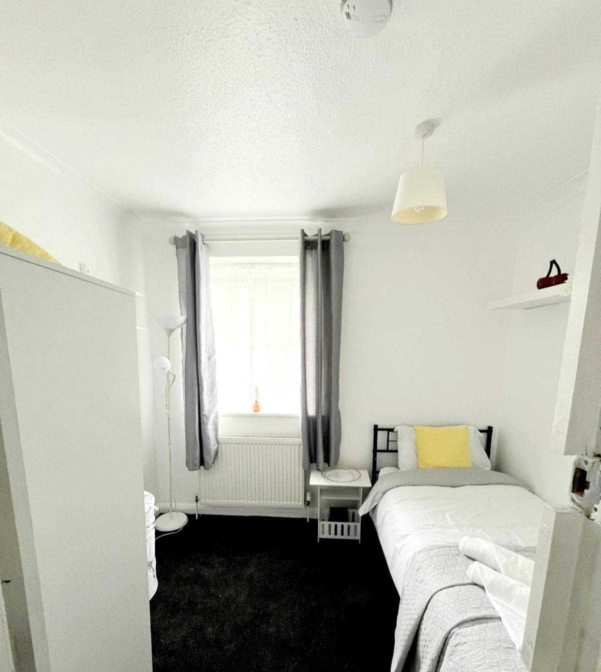 Cosy Room Stay 5 Sutton  Eksteriør billede