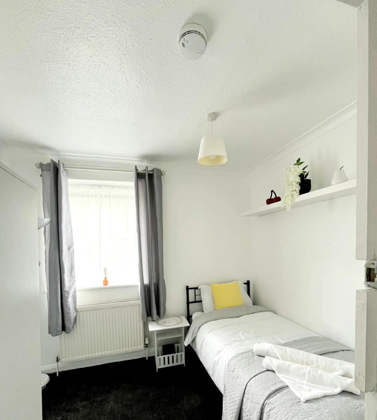 Cosy Room Stay 5 Sutton  Eksteriør billede